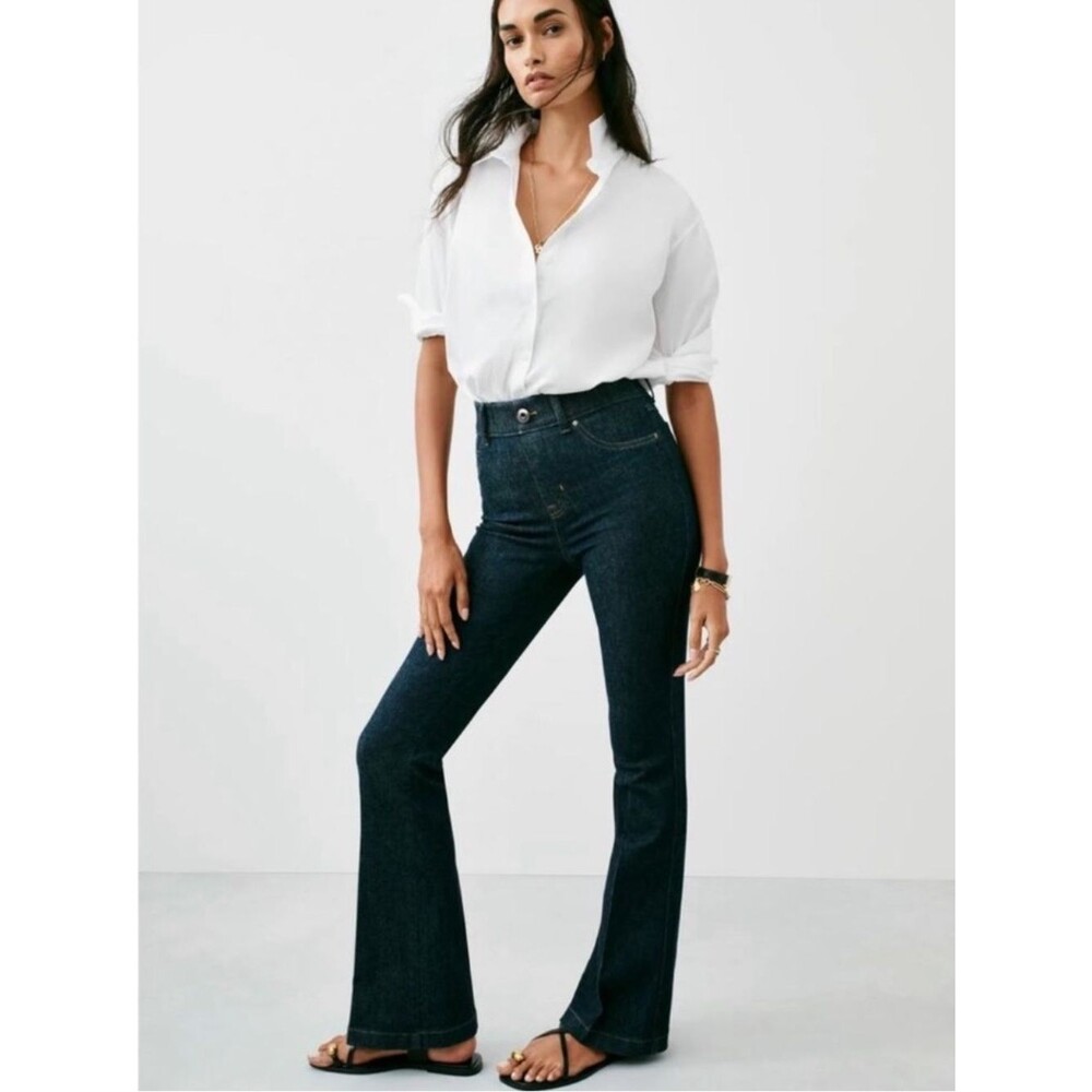 SPANX EveryWear Flare Jeans In Medium Indigo Size L